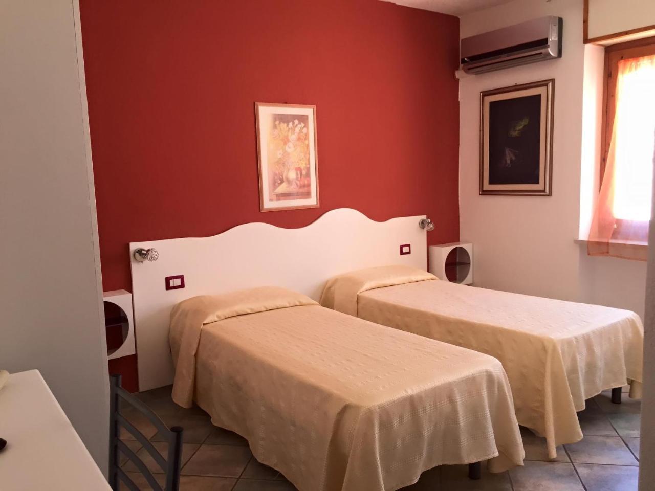 Hotel Sandalion Santa Teresa Gallura Eksteriør bilde